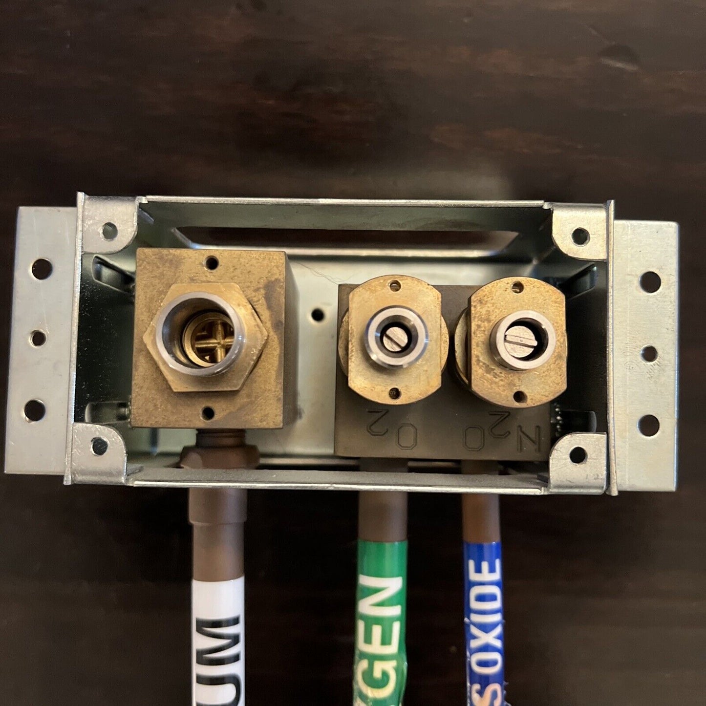 USED Porter Dental Triple Outlet (N2O-O2-VAC) Nitrous Wall Outlet