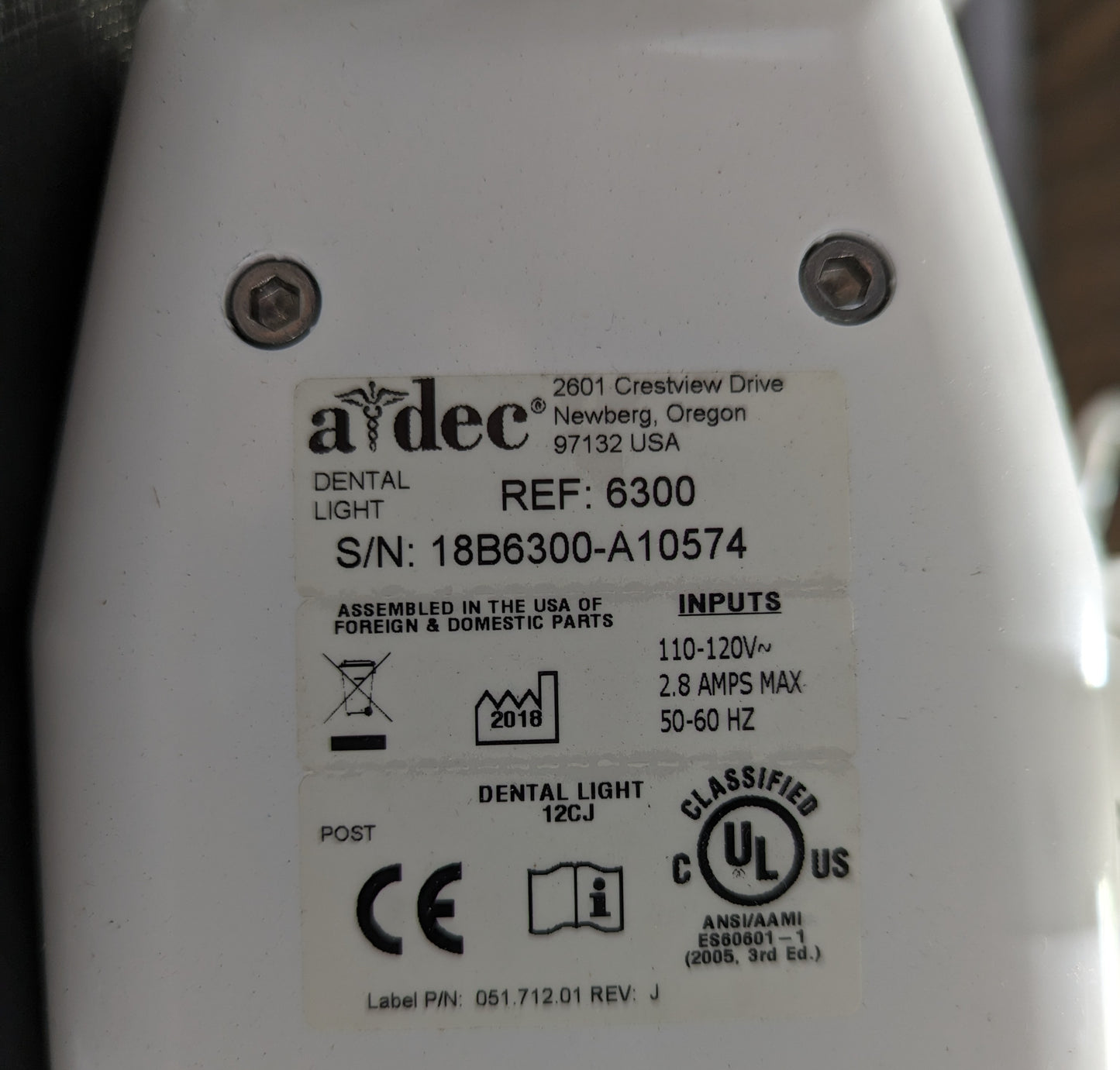 2018 Adec 6300 Dental Light