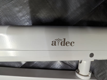 2018 Adec 6300 Dental Light